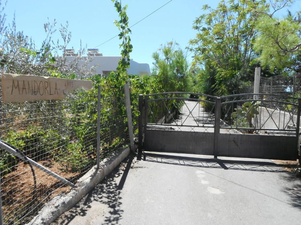 Mandorla Apartments Lárdosz Kültér fotó